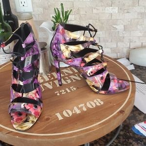 Steve Madden lace up floral print heels Sz 7.5
